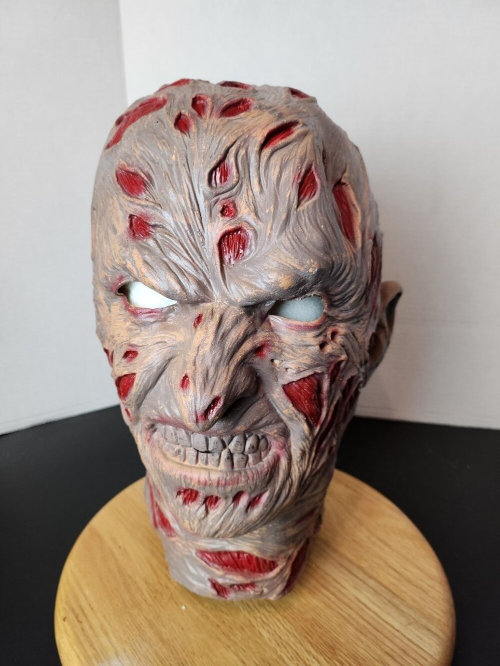 A Nightmare on Elm Street Freddy Krueger Latex Overhead Mask New Line Halloween